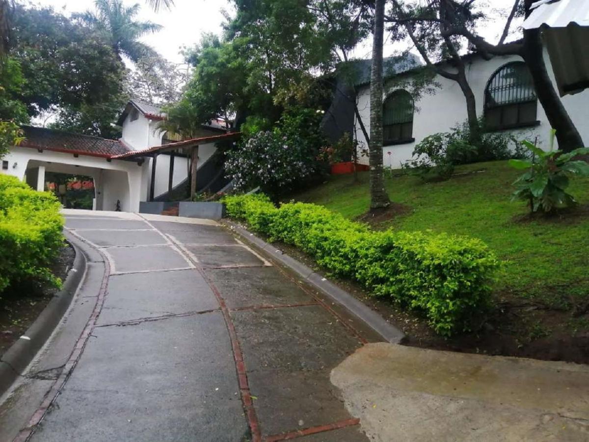 Casona Del Valle Hotel